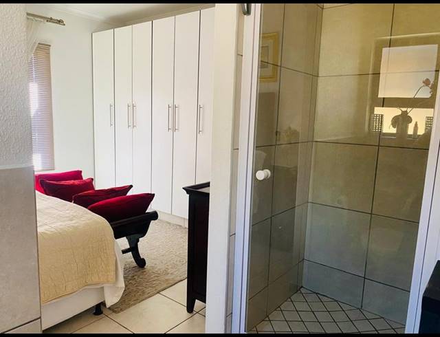 3 BEDROOM APARTMENT FOR SALE IN RAVENSWOOD